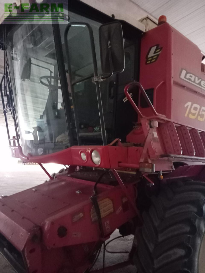 Laverda 1950 lx. - Moissonneuse-batteuse: photos 3 Laverda 1950 lx. - Moissonneuse-batteuse: photos 3
