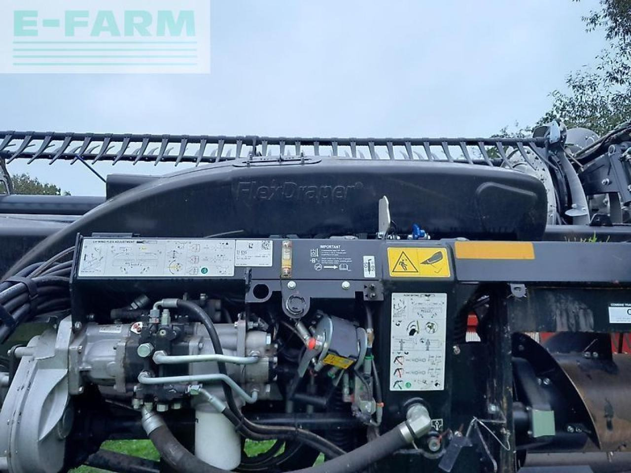 MacDon fd 235 flexdraper - 10,6m / adapter case - Accessoire aux ensileuses: photos 4 MacDon fd 235 flexdraper - 10,6m / adapter case - Accessoire aux ensileuses: photos 4