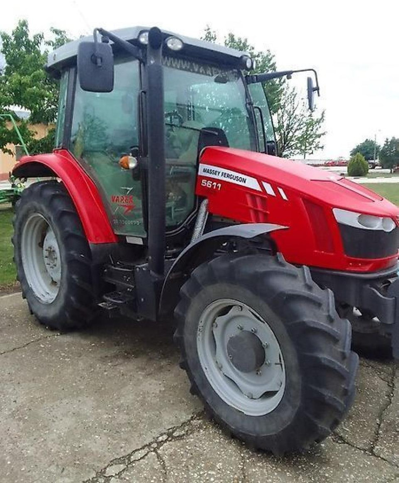 Massey Ferguson 5611-dyna 4- eesential Essential - Tracteur agricole: photos 4 Massey Ferguson 5611-dyna 4- eesential Essential - Tracteur agricole: photos 4