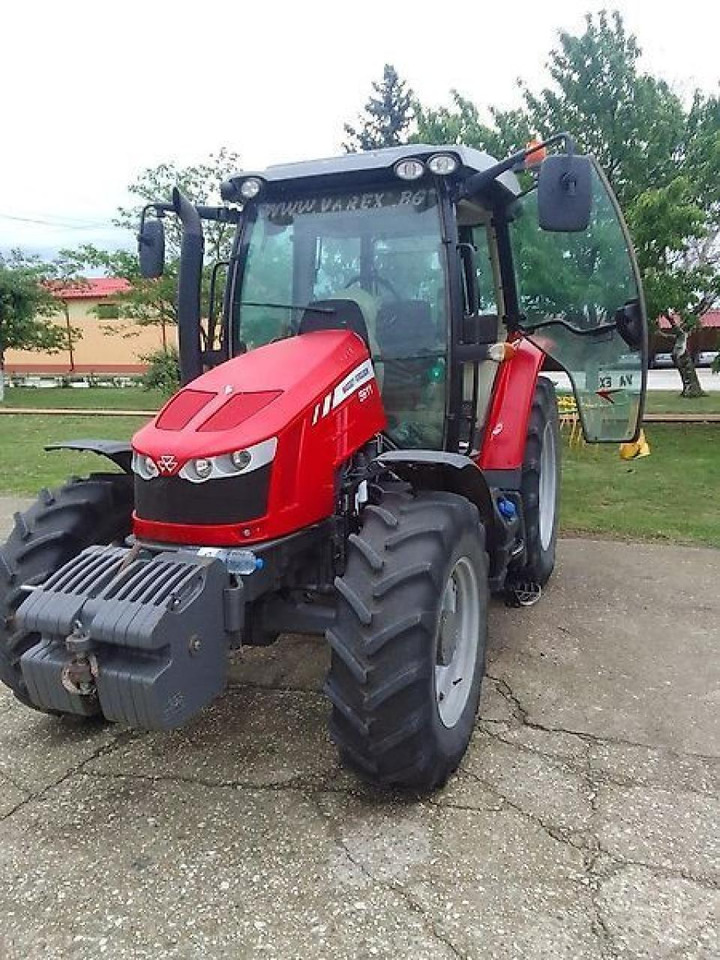Massey Ferguson 5611-dyna 4- eesential Essential - Tracteur agricole: photos 1 Massey Ferguson 5611-dyna 4- eesential Essential - Tracteur agricole: photos 1