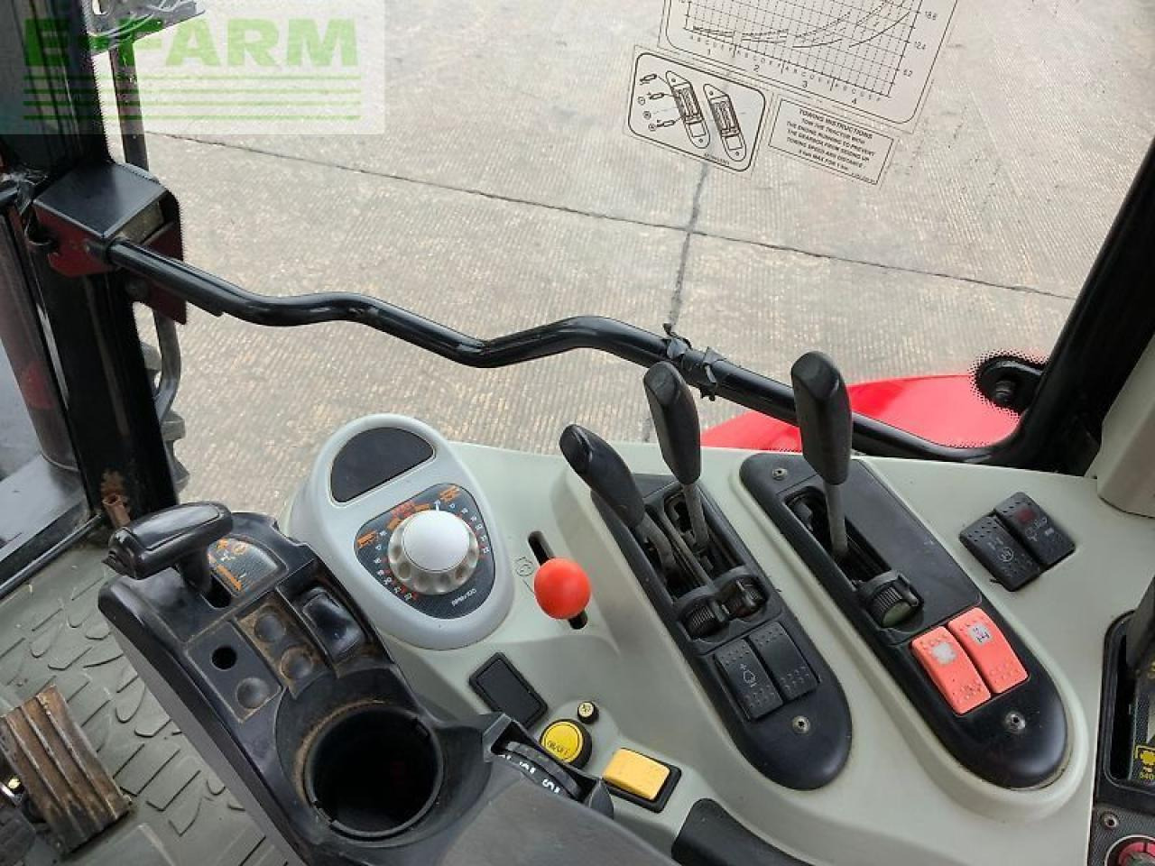 Tracteur agricole Massey Ferguson 6480 dyna-6 tractor (st24945): photos 22 Tracteur agricole Massey Ferguson 6480 dyna-6 tractor (st24945): photos 22