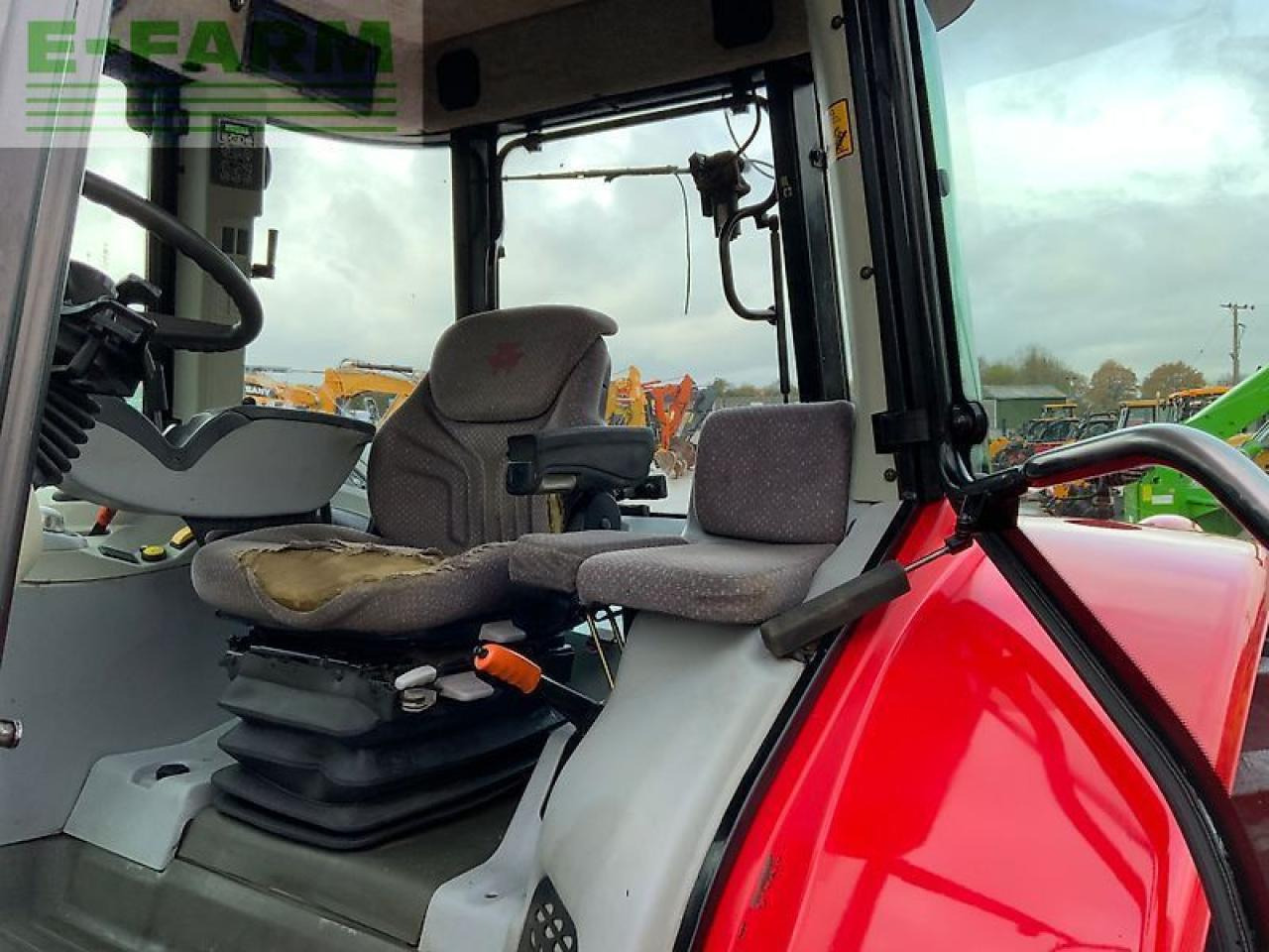 Tracteur agricole Massey Ferguson 6480 dyna-6 tractor (st24945): photos 19 Tracteur agricole Massey Ferguson 6480 dyna-6 tractor (st24945): photos 19