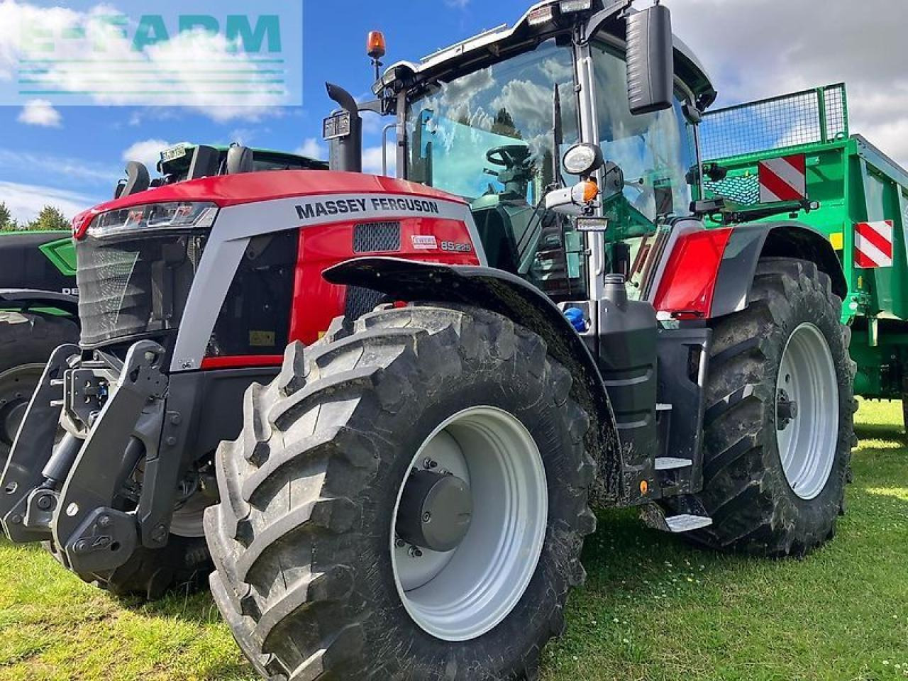 Massey Ferguson 8s.225 dyna e-power - Tracteur agricole: photos 1 Massey Ferguson 8s.225 dyna e-power - Tracteur agricole: photos 1