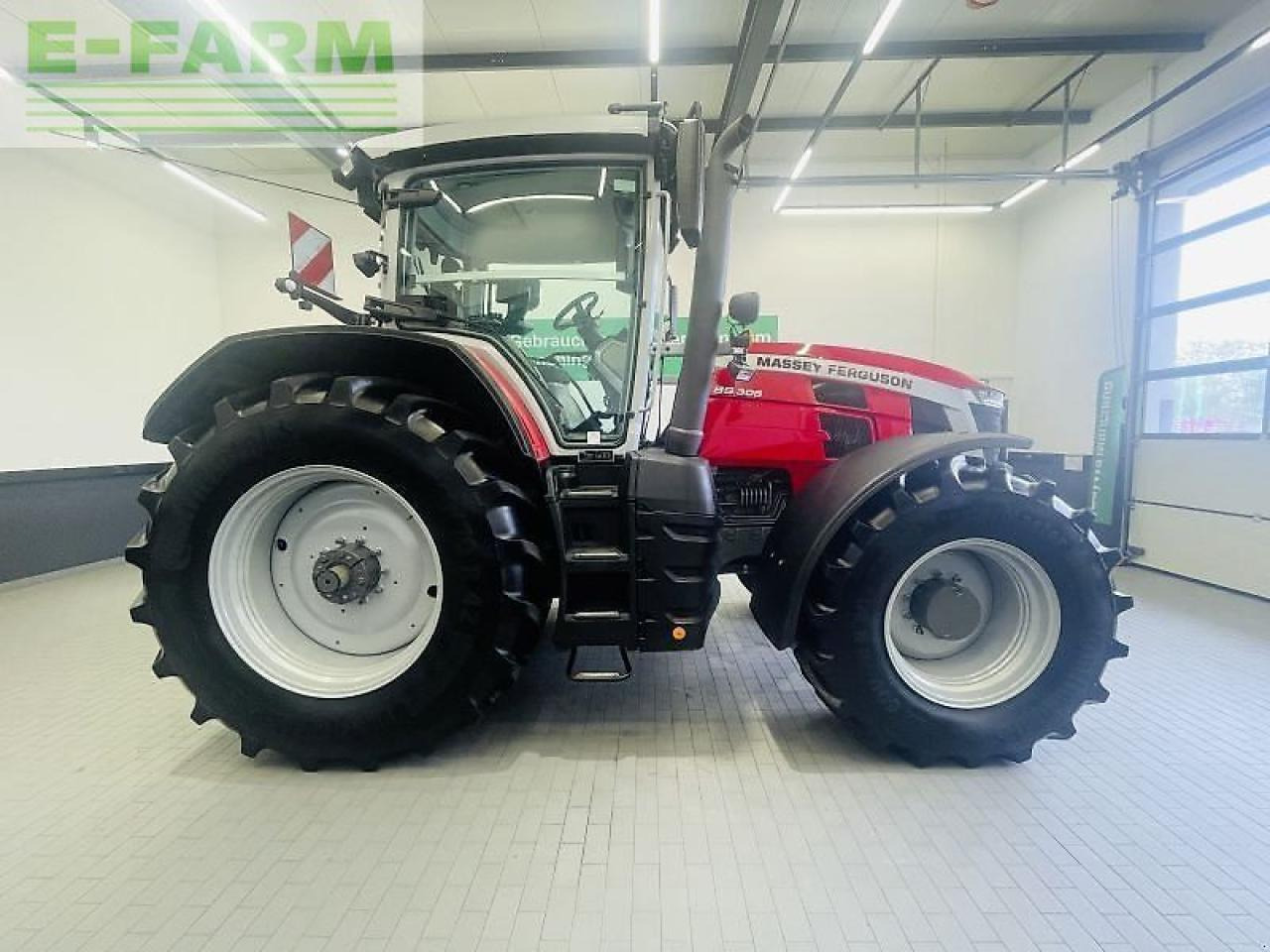 Massey Ferguson 8s.305 dyna-vt exclusive Exclusive - Tracteur agricole: photos 4 Massey Ferguson 8s.305 dyna-vt exclusive Exclusive - Tracteur agricole: photos 4