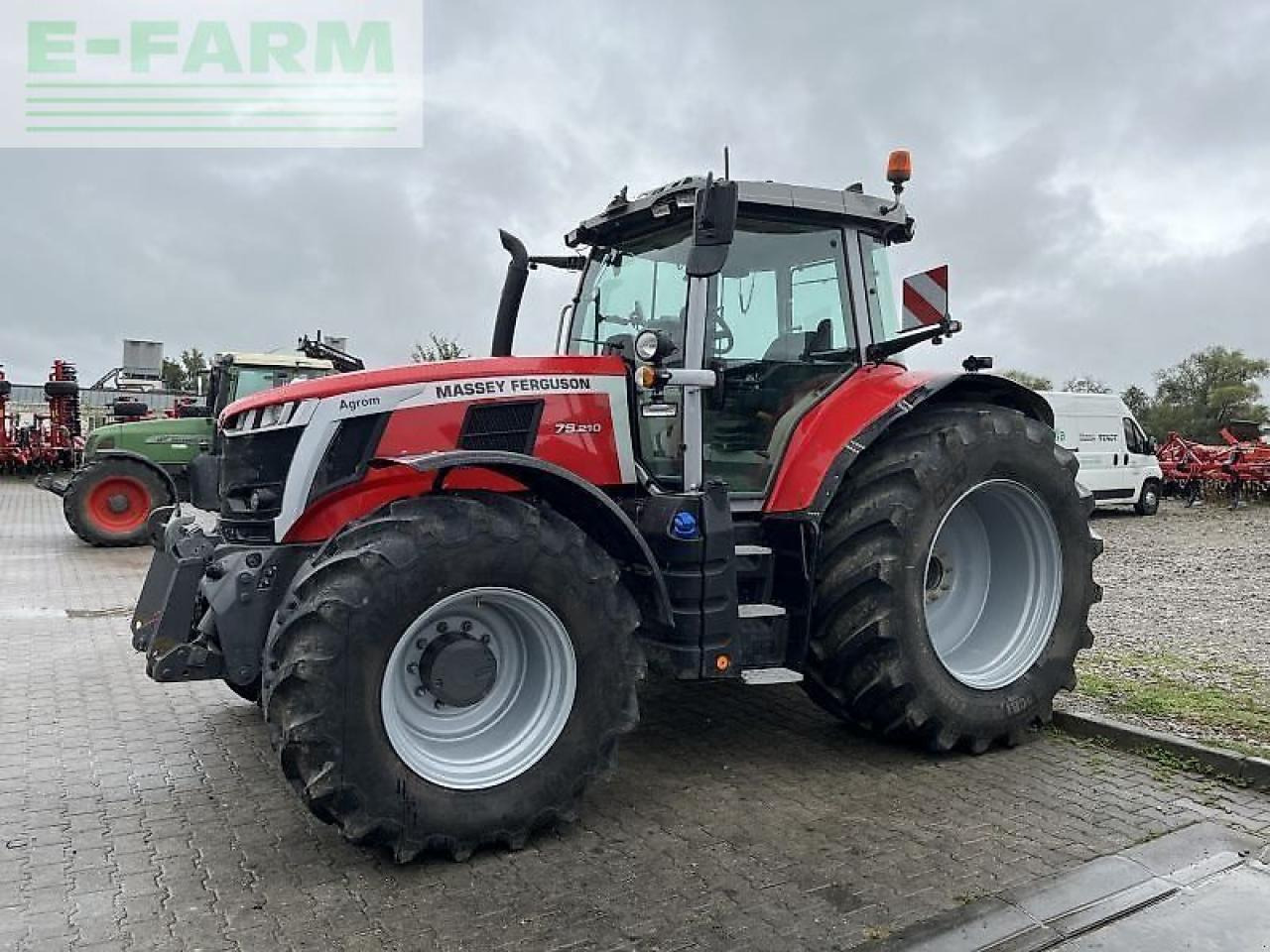 Massey Ferguson gebr. 7s.210 dyna vt exclusive Exclusive - Tracteur agricole: photos 1 Massey Ferguson gebr. 7s.210 dyna vt exclusive Exclusive - Tracteur agricole: photos 1