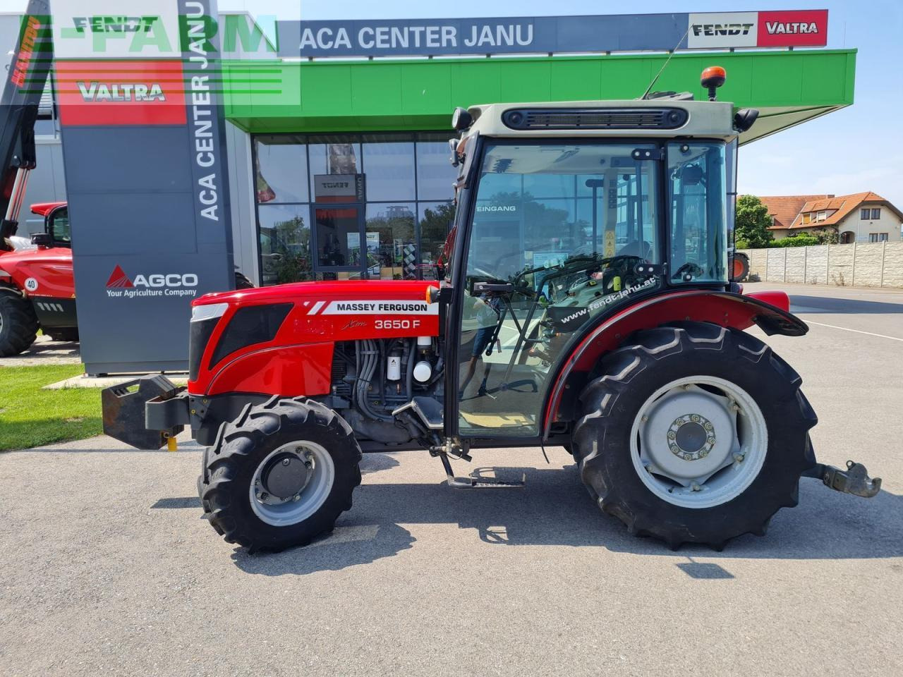 Massey Ferguson mf 3650 f - Tracteur agricole: photos 2 Massey Ferguson mf 3650 f - Tracteur agricole: photos 2