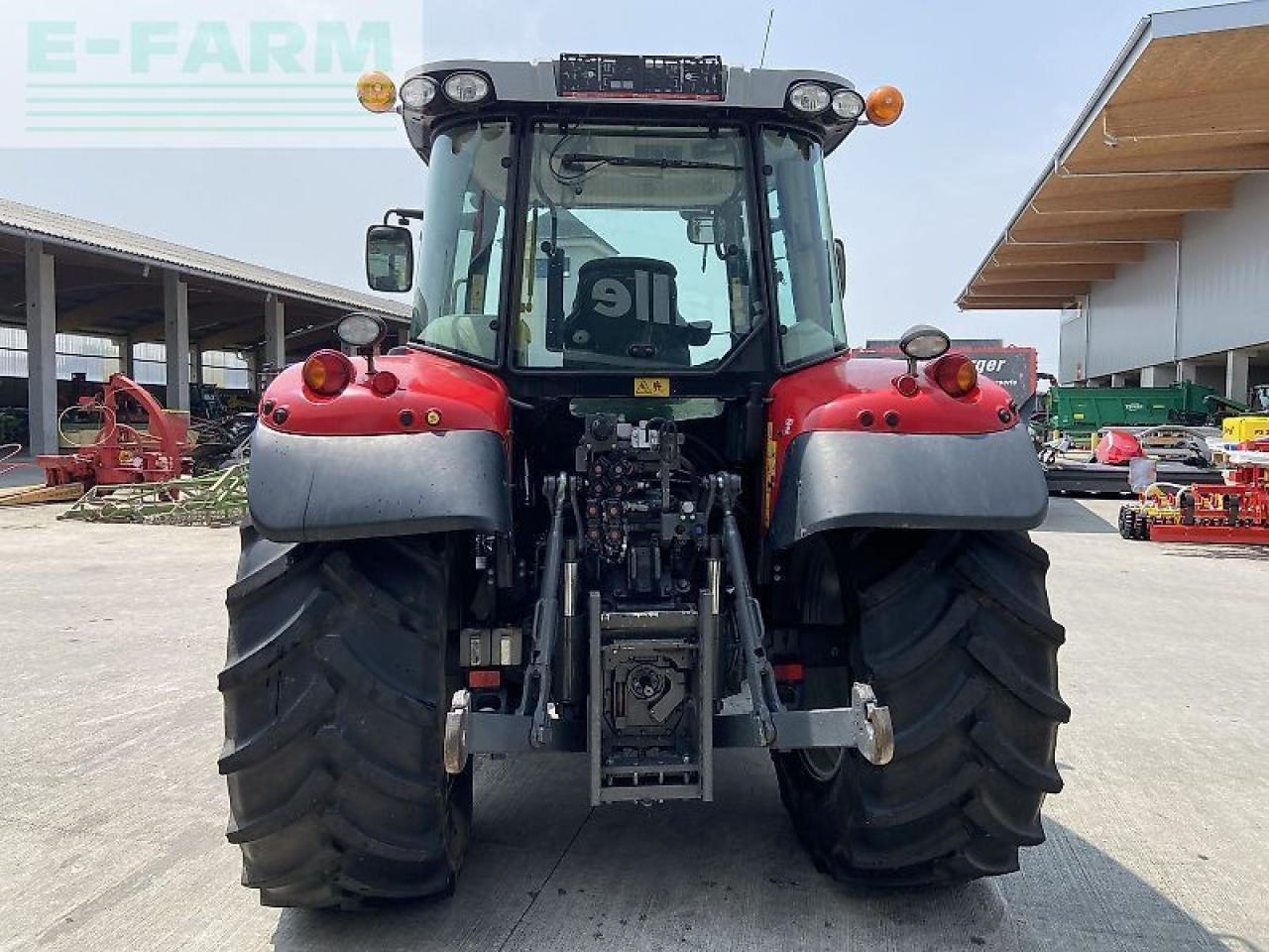 Massey Ferguson mf 5610 dyna-4 essential Essential - Tracteur agricole: photos 4 Massey Ferguson mf 5610 dyna-4 essential Essential - Tracteur agricole: photos 4