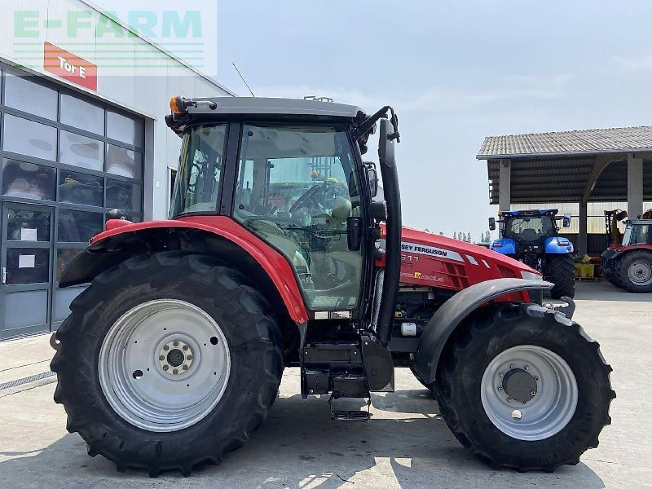 Massey Ferguson mf 5610 dyna-4 essential Essential - Tracteur agricole: photos 3 Massey Ferguson mf 5610 dyna-4 essential Essential - Tracteur agricole: photos 3