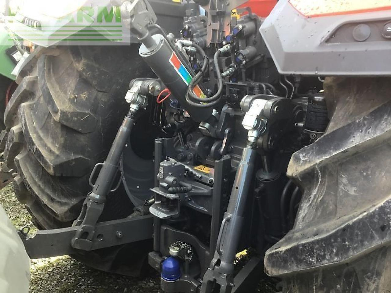 Massey Ferguson mf 8s.305 dyna-vt exclusive ma Exclusive - Tracteur agricole: photos 3 Massey Ferguson mf 8s.305 dyna-vt exclusive ma Exclusive - Tracteur agricole: photos 3