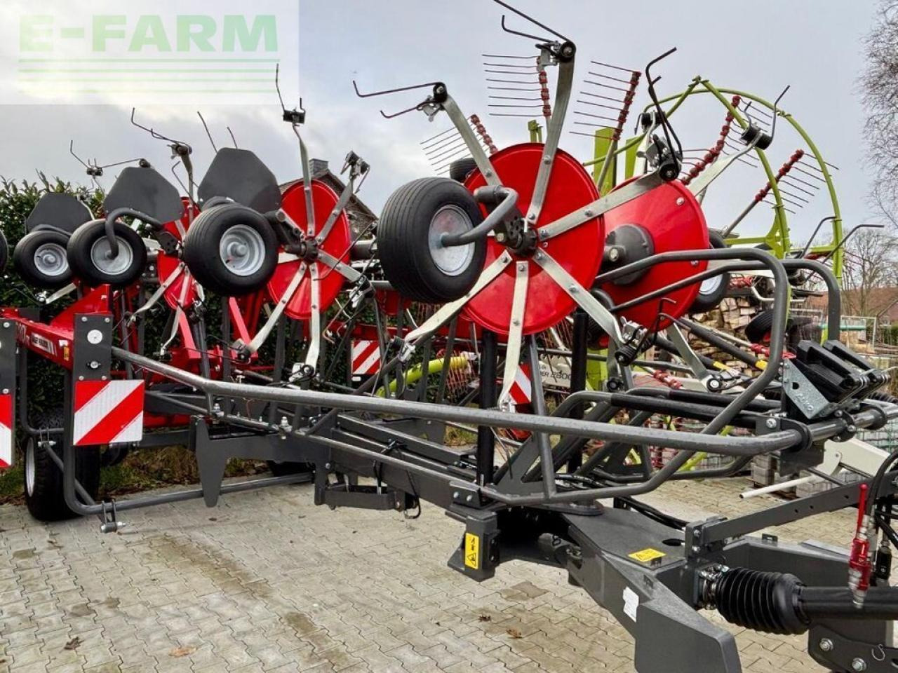 Massey Ferguson td 1310 x trc, wie neu ! - Faneuse: photos 1 Massey Ferguson td 1310 x trc, wie neu ! - Faneuse: photos 1