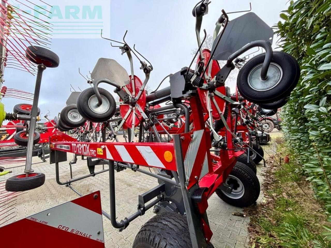 Massey Ferguson td 1310 x trc, wie neu ! - Faneuse: photos 3 Massey Ferguson td 1310 x trc, wie neu ! - Faneuse: photos 3