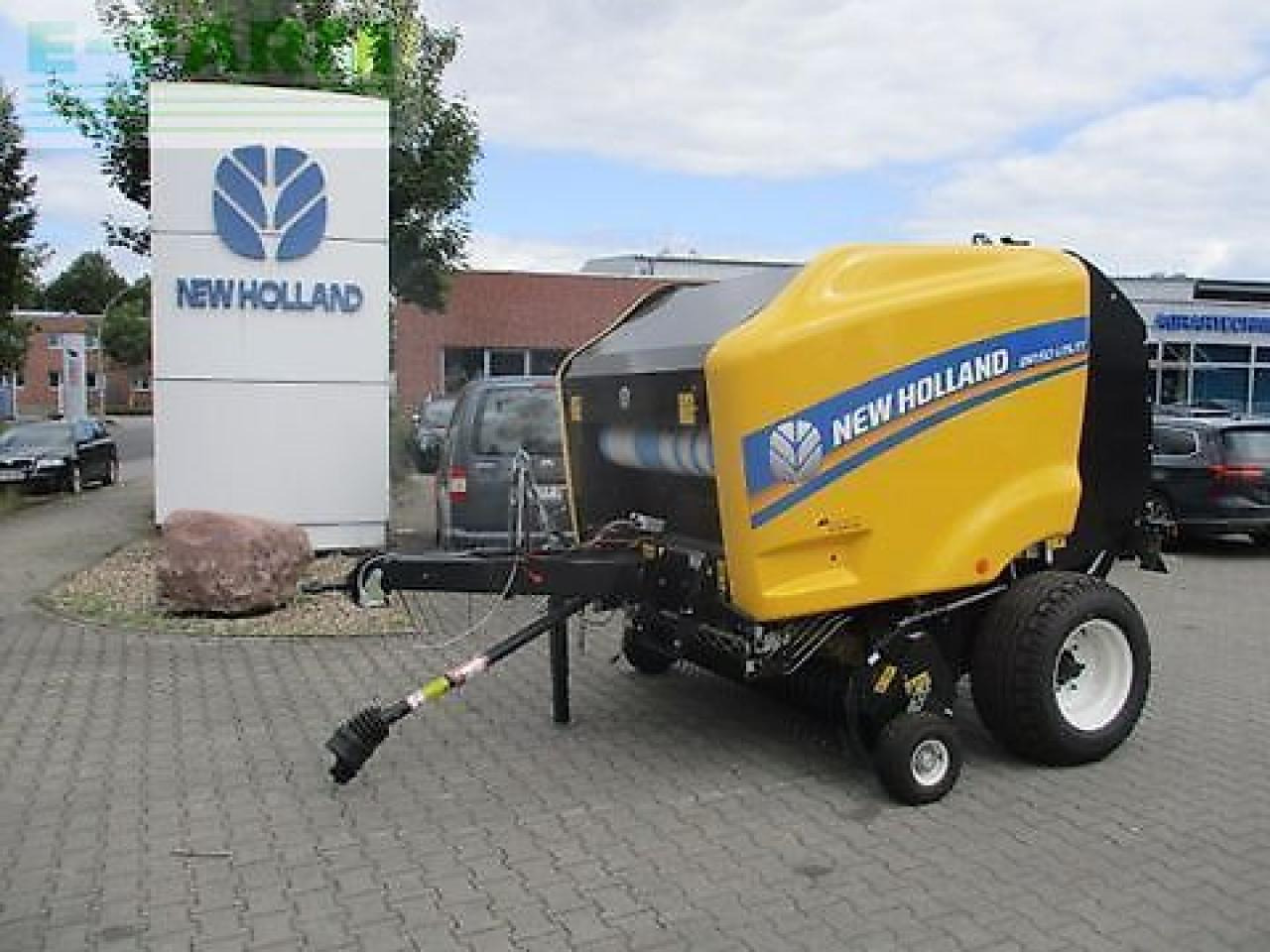 New Holland br 150 utility - Presse à balles cubiques: photos 1 New Holland br 150 utility - Presse à balles cubiques: photos 1