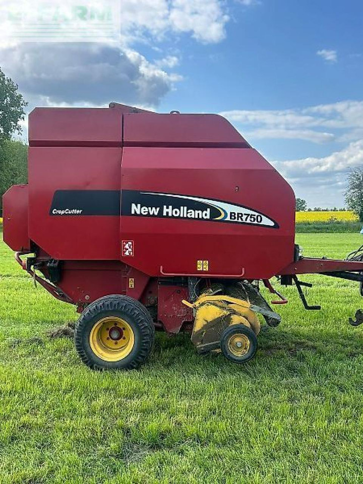 New Holland br 750 - Presse à balles cubiques: photos 4 New Holland br 750 - Presse à balles cubiques: photos 4