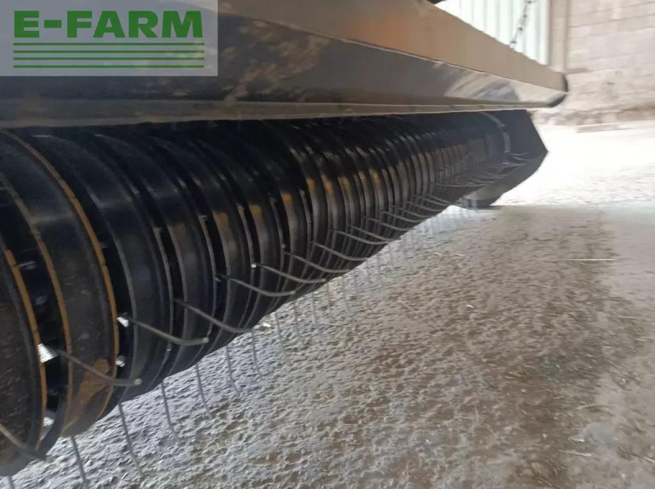 New Holland br7070 crop cutter - Presse à balles cubiques: photos 4 New Holland br7070 crop cutter - Presse à balles cubiques: photos 4