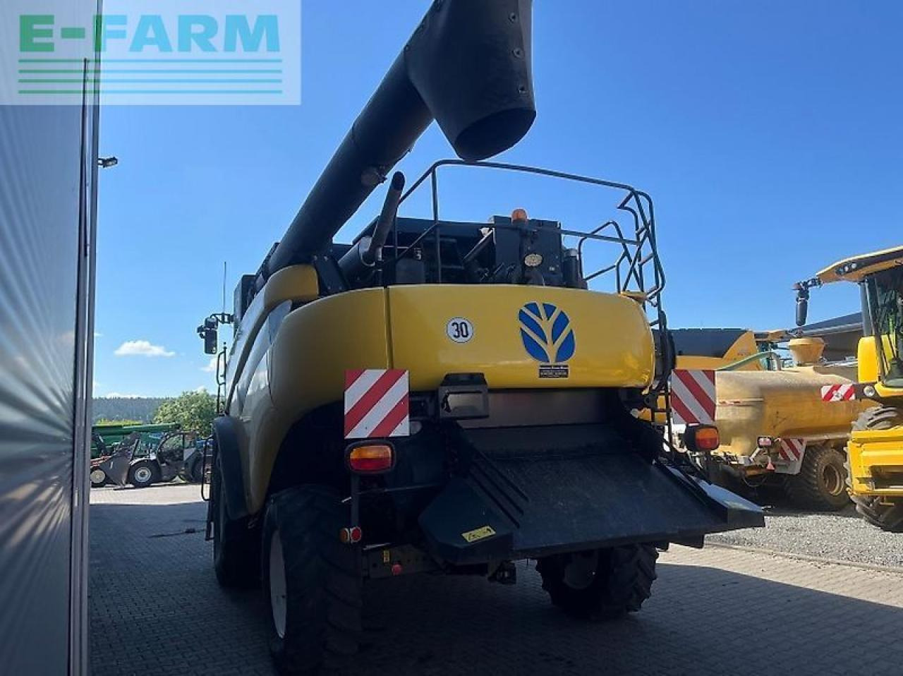 New Holland cr 9070 elevation - Moissonneuse-batteuse: photos 4 New Holland cr 9070 elevation - Moissonneuse-batteuse: photos 4