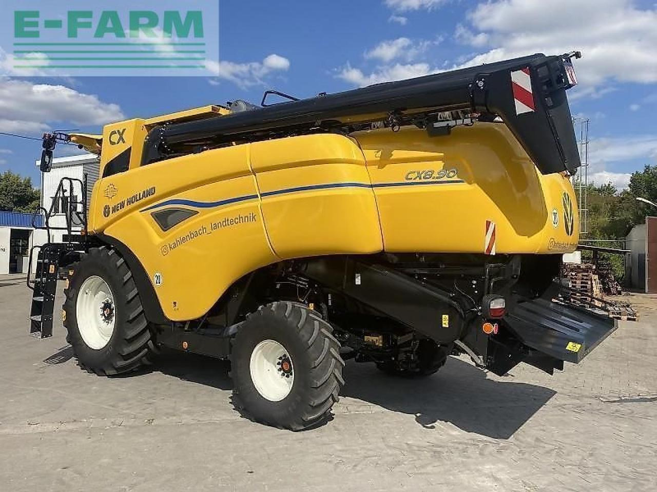 New Holland cx 8.90 - Moissonneuse-batteuse: photos 3 New Holland cx 8.90 - Moissonneuse-batteuse: photos 3