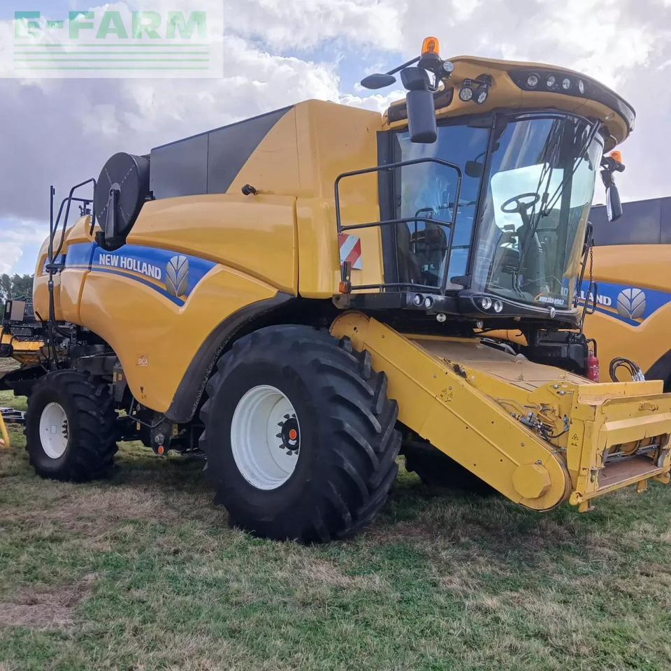 New Holland cx8.70 - Moissonneuse-batteuse: photos 1 New Holland cx8.70 - Moissonneuse-batteuse: photos 1