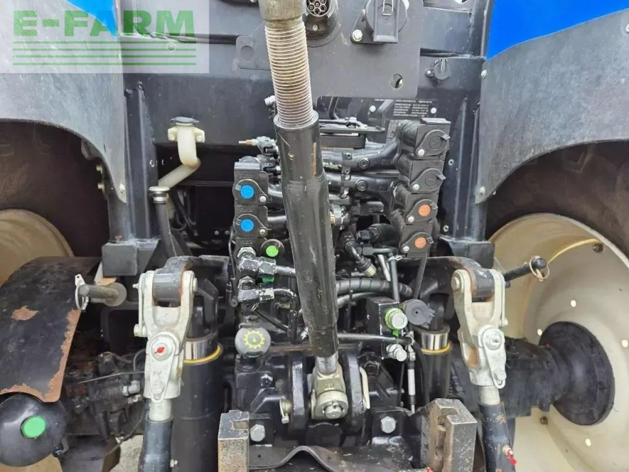 New Holland t.6 155 dc - Tracteur agricole: photos 3 New Holland t.6 155 dc - Tracteur agricole: photos 3