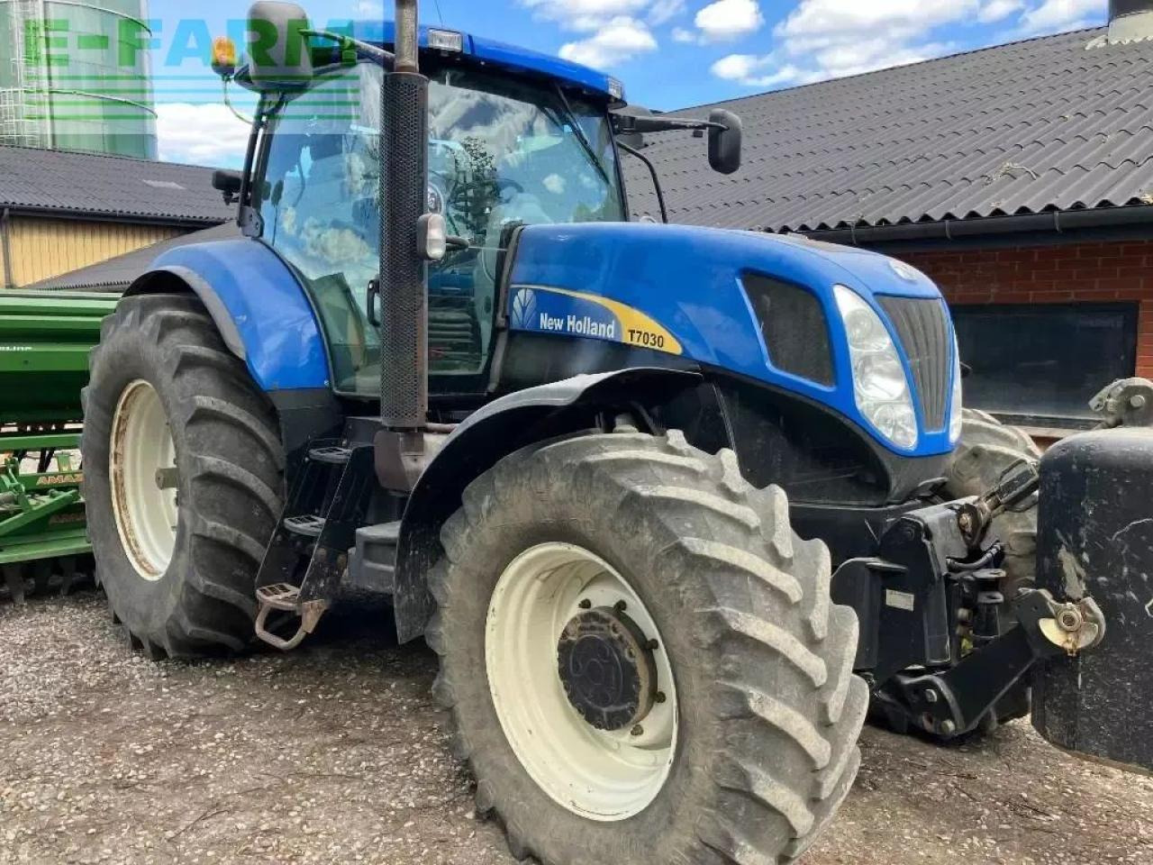 New Holland t 7030 pc PC - Tracteur agricole: photos 2 New Holland t 7030 pc PC - Tracteur agricole: photos 2