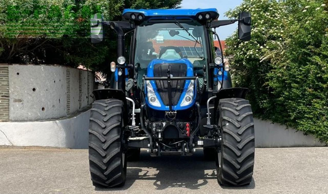 New Holland t5.120 auto command (stage v) - Tracteur agricole: photos 2 New Holland t5.120 auto command (stage v) - Tracteur agricole: photos 2
