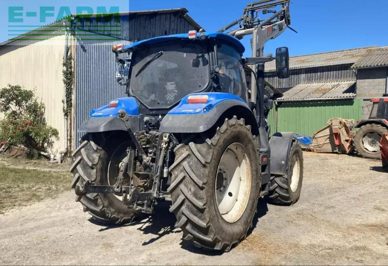 New Holland t6.125 electrocommand t4b - Tracteur agricole: photos 1 New Holland t6.125 electrocommand t4b - Tracteur agricole: photos 1