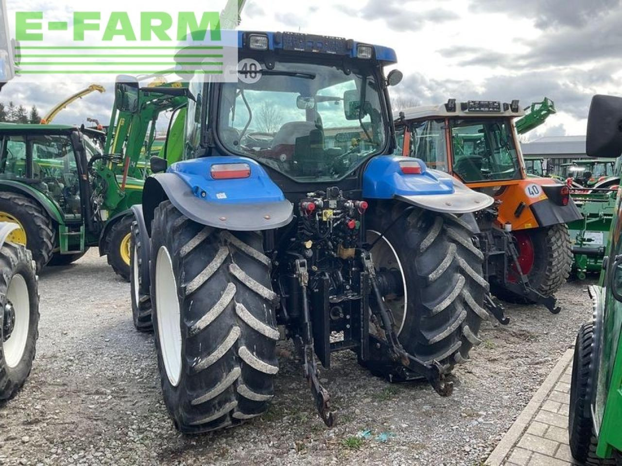 New Holland t6020 - Tracteur agricole: photos 3 New Holland t6020 - Tracteur agricole: photos 3