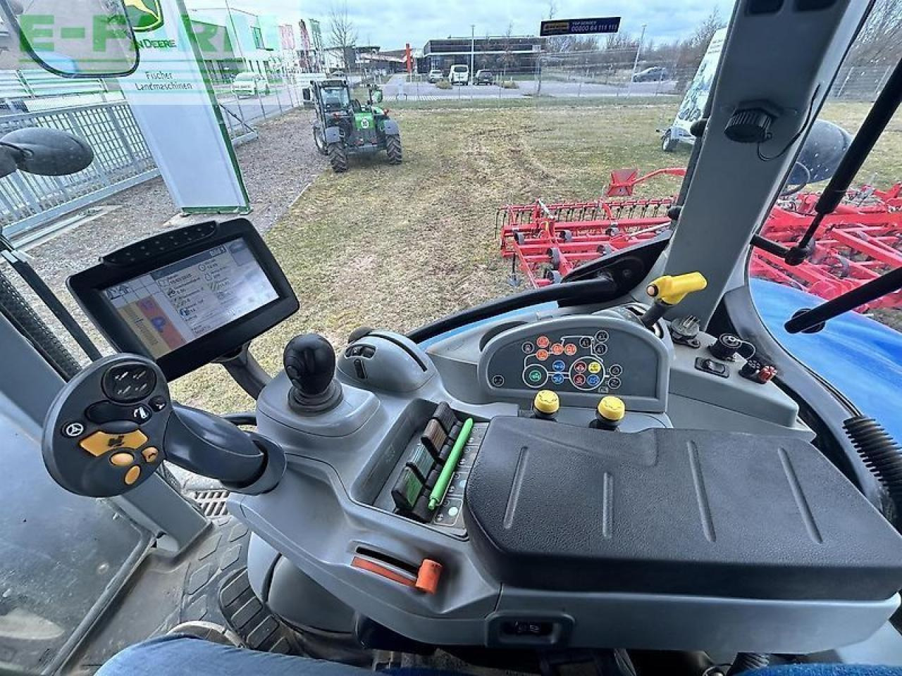 Tracteur agricole New Holland t6090 power command: photos 11
