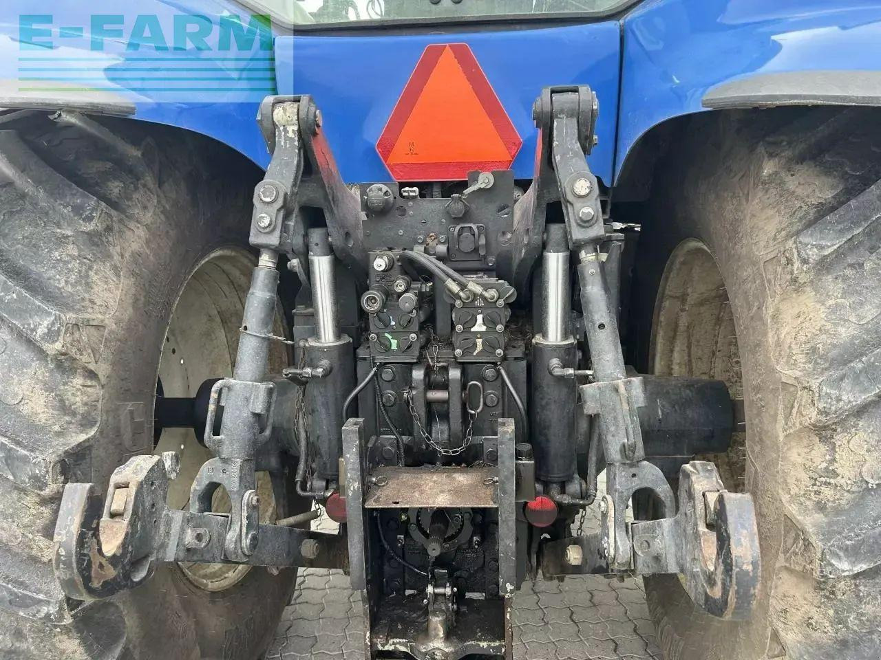 New Holland t8050 - Tracteur agricole: photos 5 New Holland t8050 - Tracteur agricole: photos 5