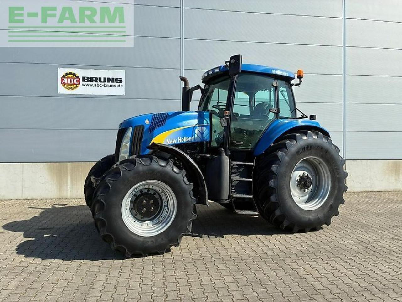New Holland tg 255 - Tracteur agricole: photos 1 New Holland tg 255 - Tracteur agricole: photos 1