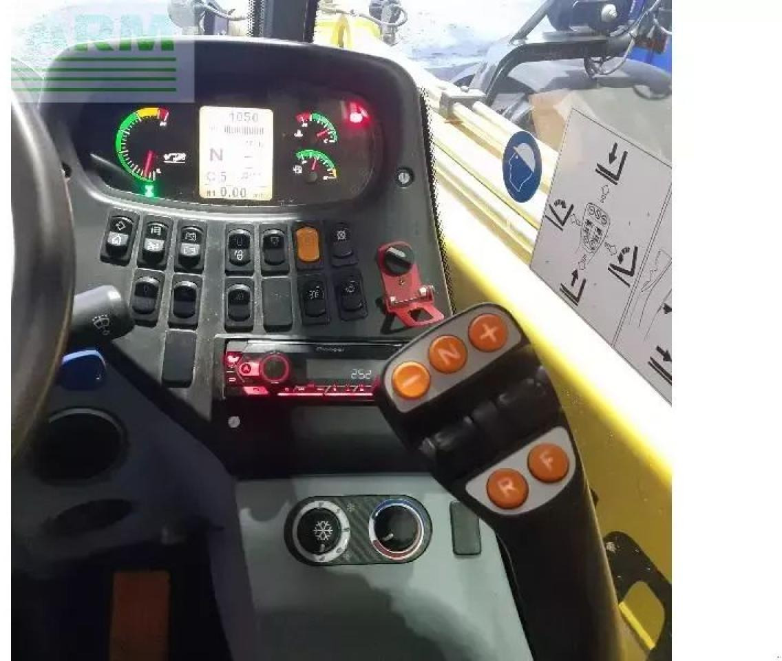 Chariot télescopique New Holland th7.42: photos 8