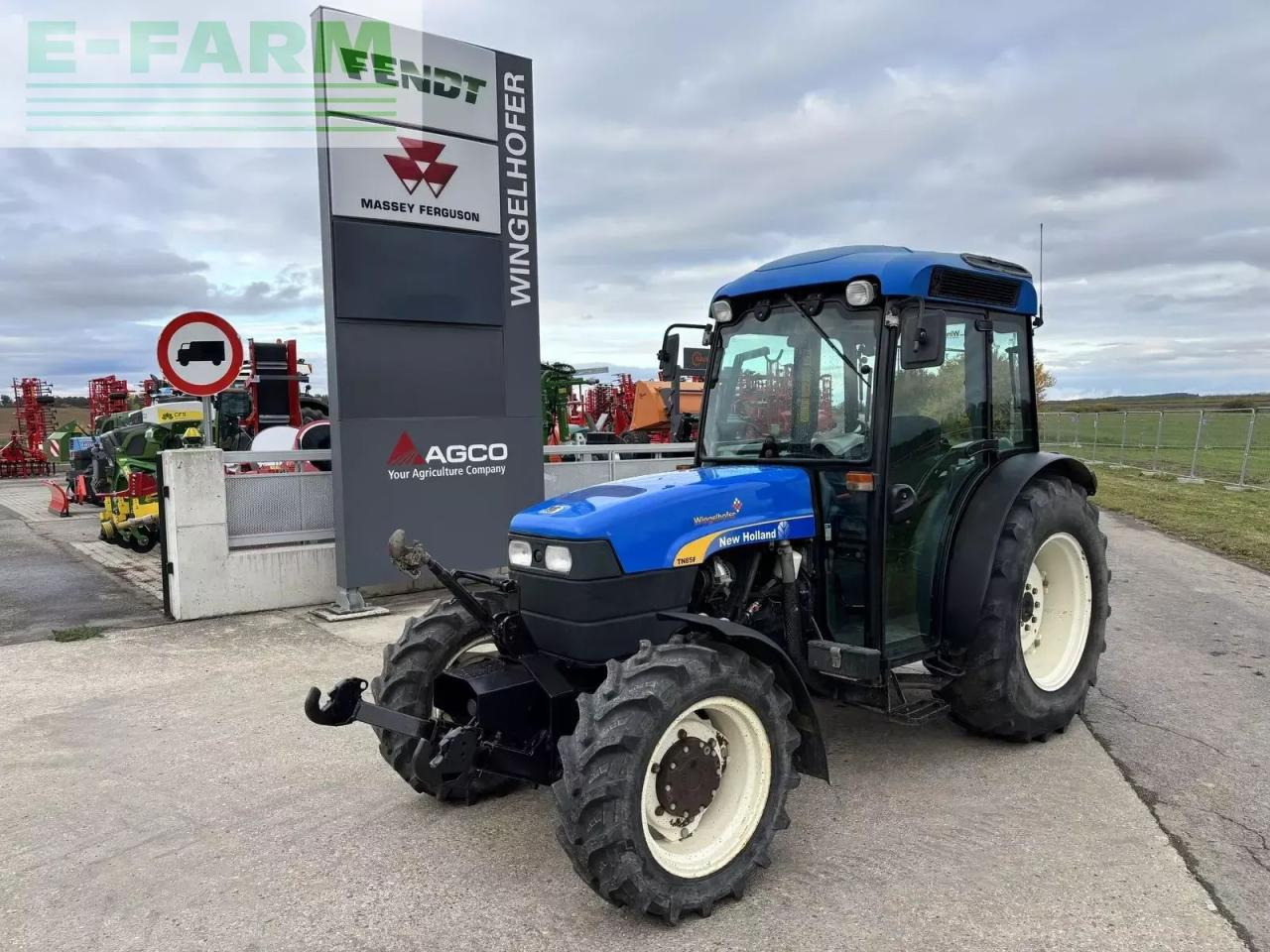 New Holland tn 85 fa dt supersteer - Tracteur agricole: photos 2 New Holland tn 85 fa dt supersteer - Tracteur agricole: photos 2