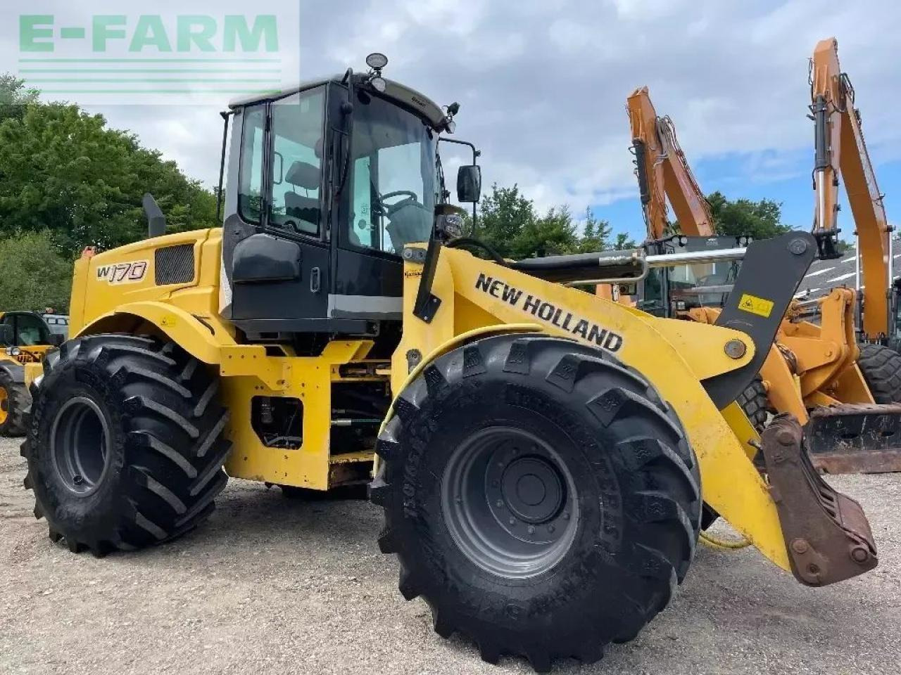 New Holland w 170 - Mini pelle: photos 1 New Holland w 170 - Mini pelle: photos 1