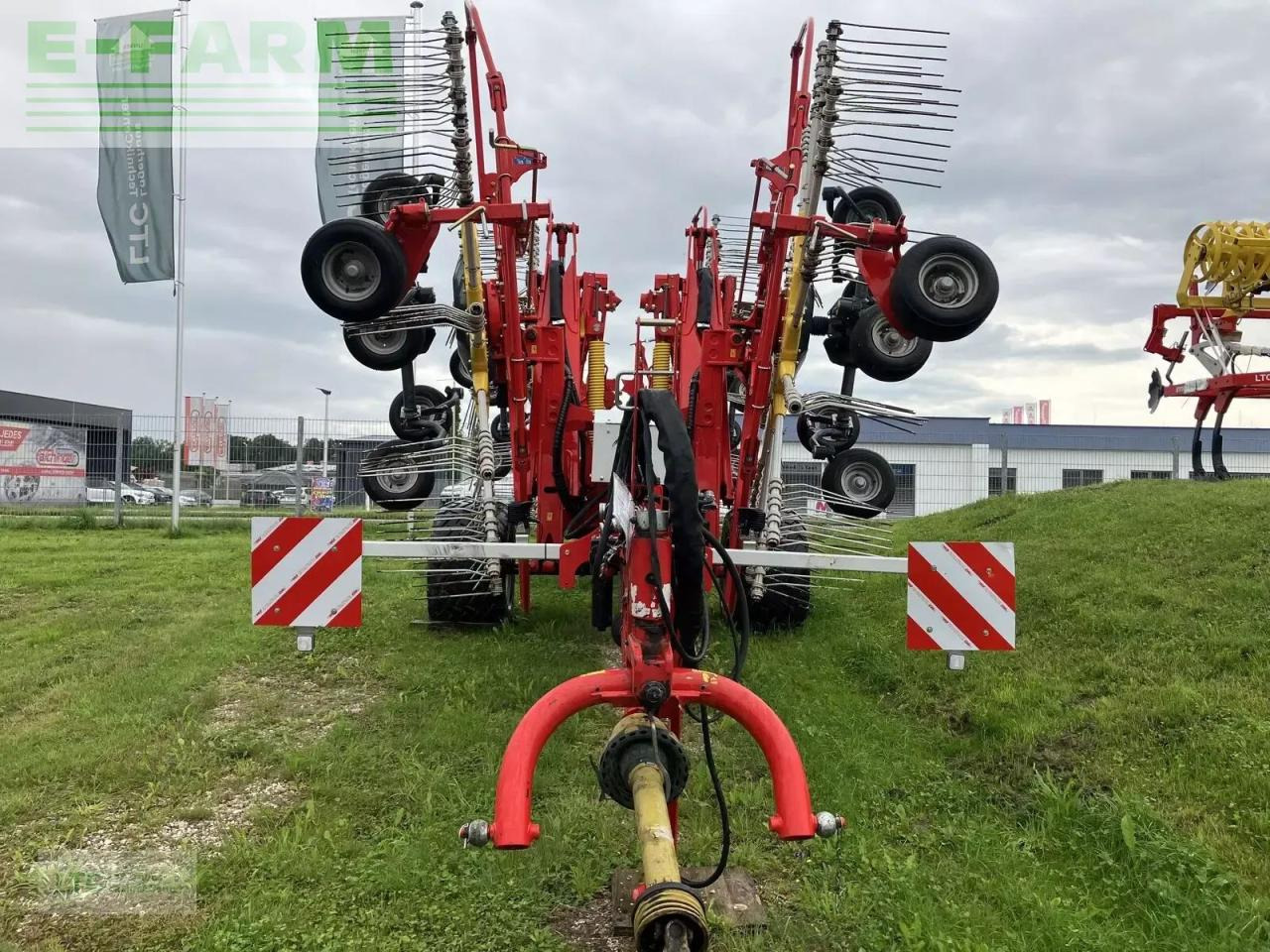 Pöttinger top 1252 c s-line - Faneuse: photos 5 Pöttinger top 1252 c s-line - Faneuse: photos 5