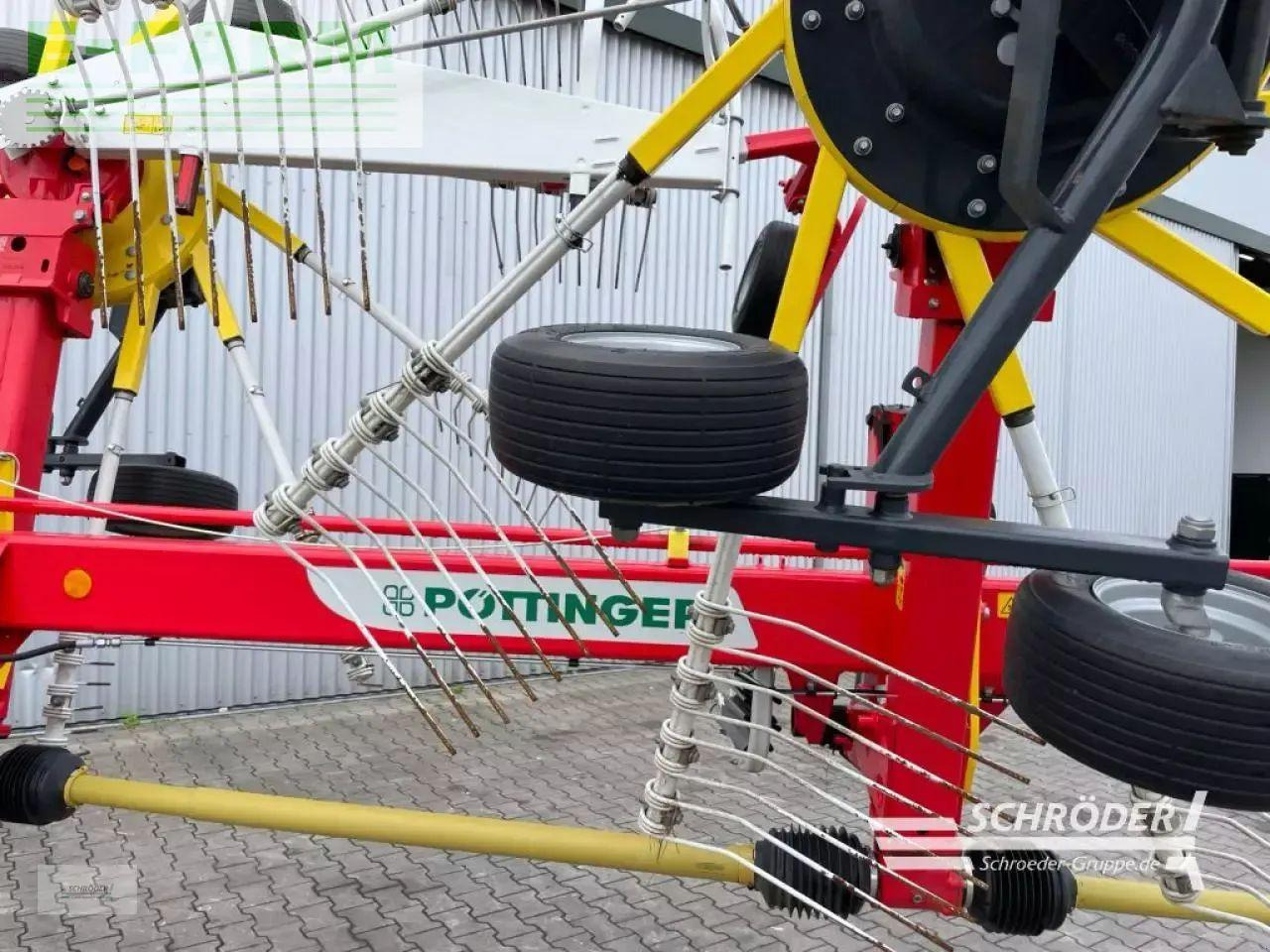 Pöttinger top 652 - Faneuse: photos 5 Pöttinger top 652 - Faneuse: photos 5