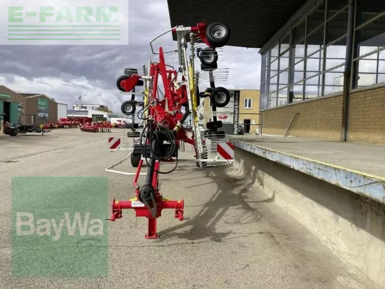 Pöttinger top 722 - Faneuse: photos 2 Pöttinger top 722 - Faneuse: photos 2