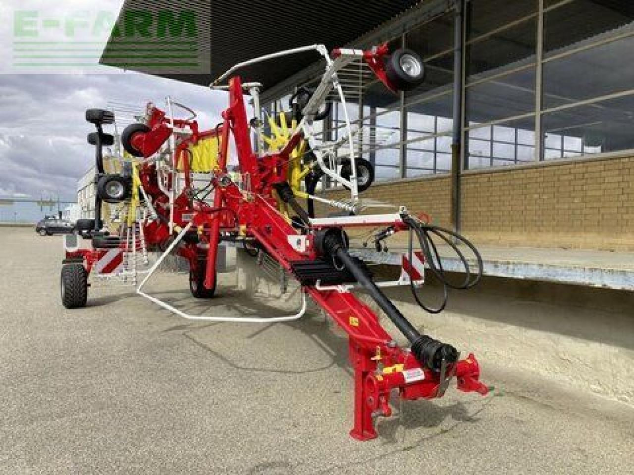 Pöttinger top 722 - Faneuse: photos 1 Pöttinger top 722 - Faneuse: photos 1