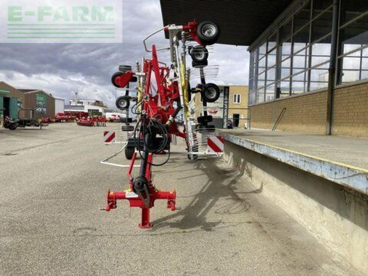 Pöttinger top 722 - Faneuse: photos 2 Pöttinger top 722 - Faneuse: photos 2