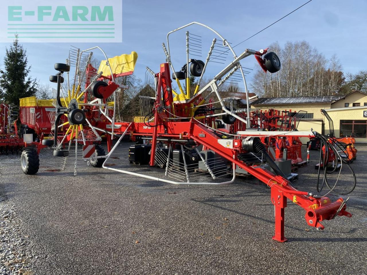 Pöttinger top 812 - Faneuse: photos 1 Pöttinger top 812 - Faneuse: photos 1