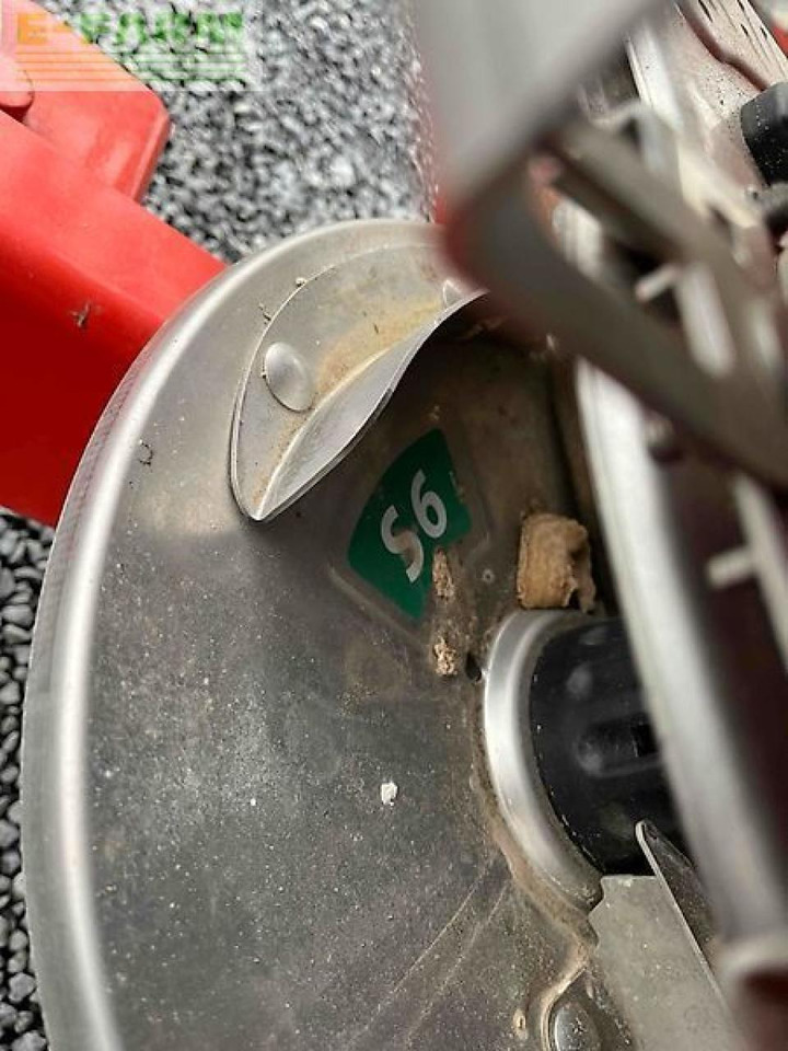 Rauch axis h 50.2 emc - Distributeur d'engrais: photos 5 Rauch axis h 50.2 emc - Distributeur d'engrais: photos 5