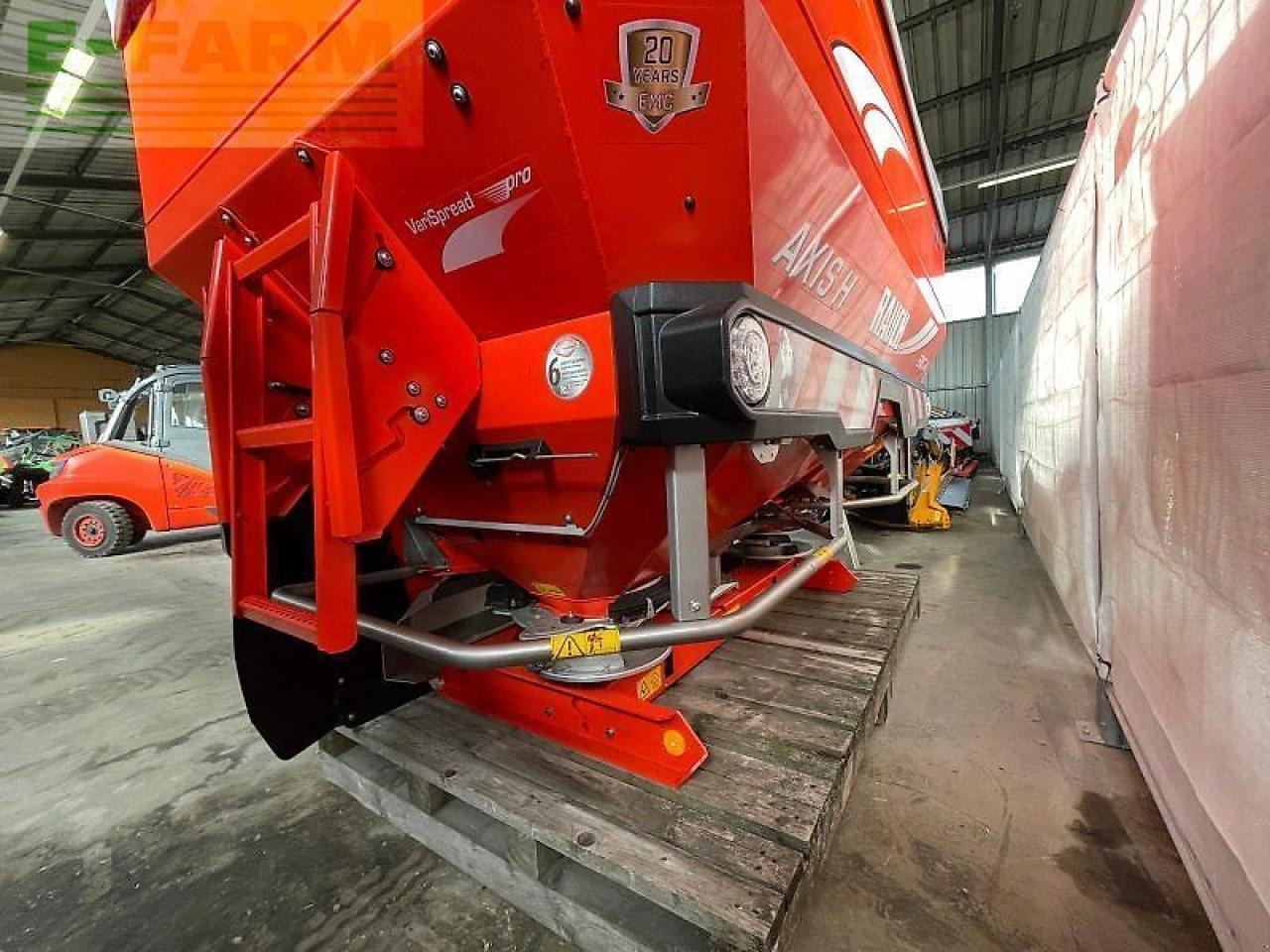 Rauch axis h 50.2 emc+w - Distributeur d'engrais: photos 4 Rauch axis h 50.2 emc+w - Distributeur d'engrais: photos 4