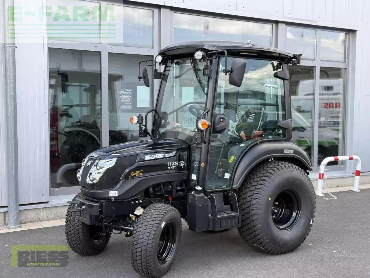 Solis 26 hst kabine panther (black) - Tracteur agricole: photos 1 Solis 26 hst kabine panther (black) - Tracteur agricole: photos 1