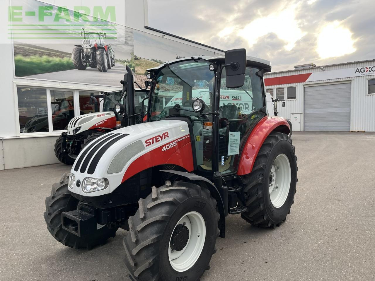 Steyr 4055 kompakt s (stage v) S - Tracteur agricole: photos 1 Steyr 4055 kompakt s (stage v) S - Tracteur agricole: photos 1