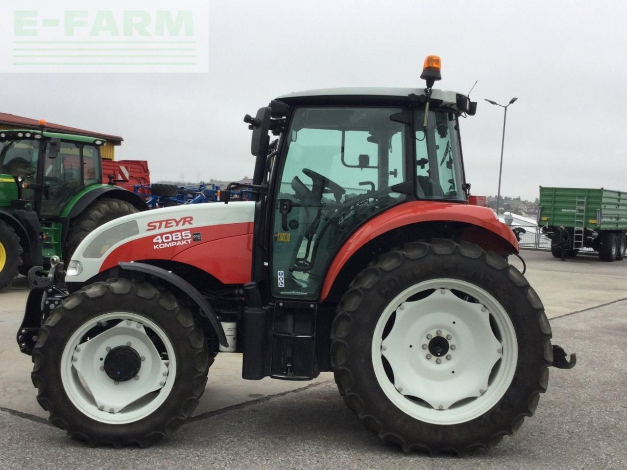 Steyr 4085 Kompakt - Tracteur agricole: photos 2 Steyr 4085 Kompakt - Tracteur agricole: photos 2