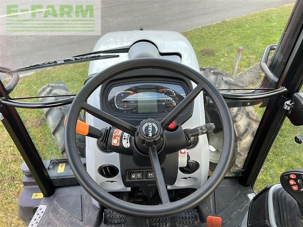 Steyr 4085 kompakt et profi - Tracteur agricole: photos 2 Steyr 4085 kompakt et profi - Tracteur agricole: photos 2