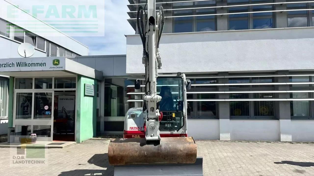 Takeuchi tb 250 - Mini pelle: photos 2 Takeuchi tb 250 - Mini pelle: photos 2