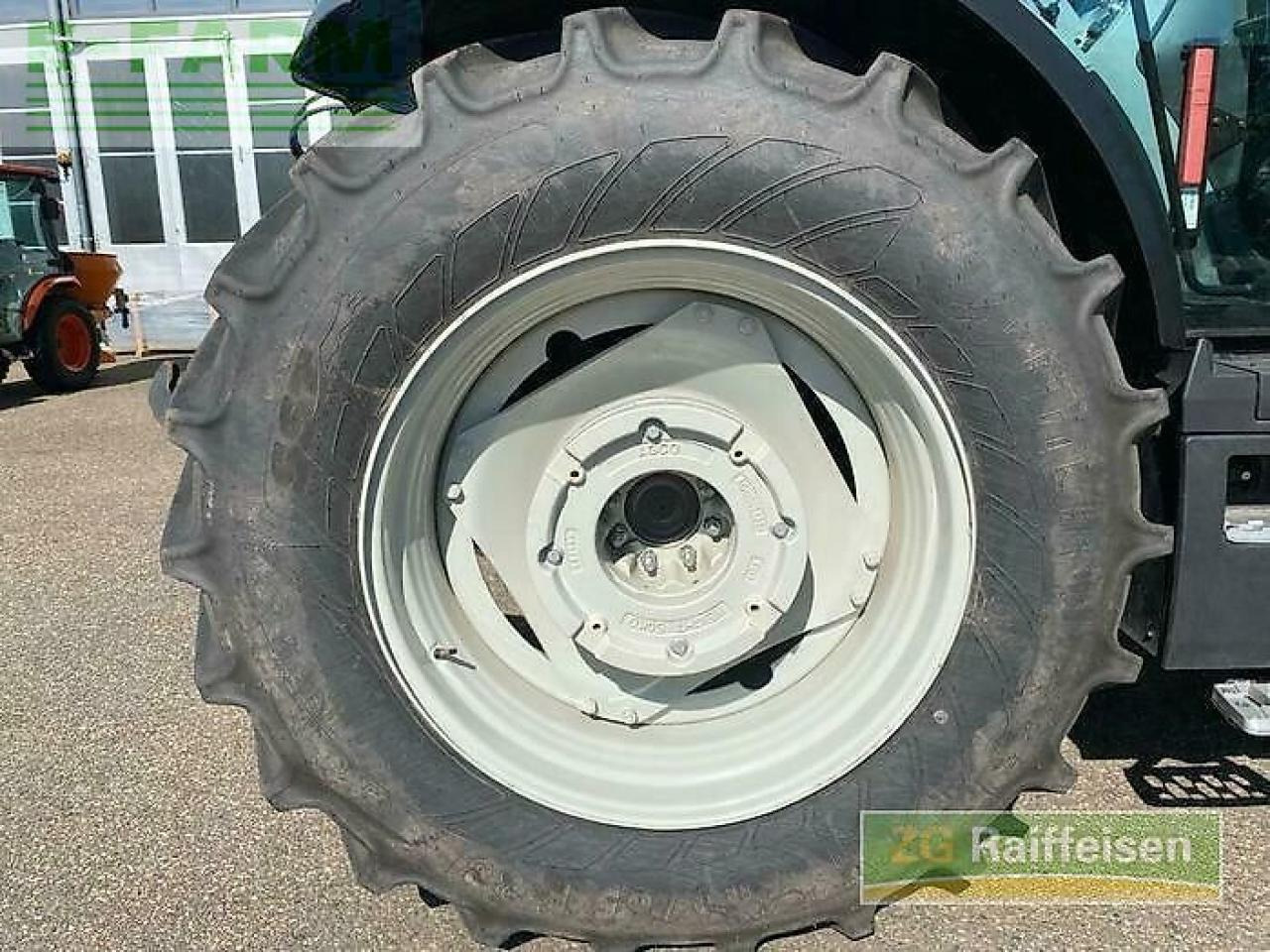 Tracteur agricole Valtra g135v 1b9: photos 10