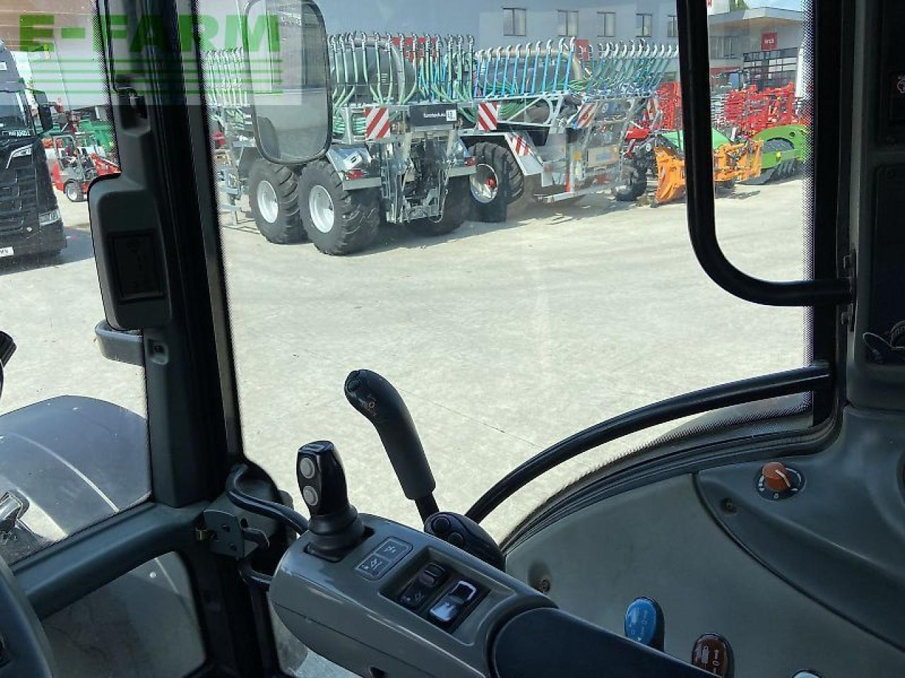 Tracteur agricole Valtra n 121 hi-tech: photos 10