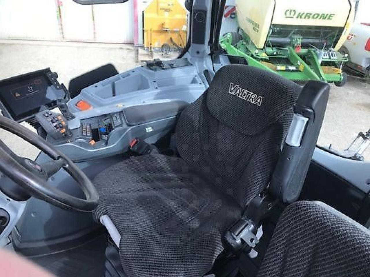 Tracteur agricole Valtra n154d: photos 7