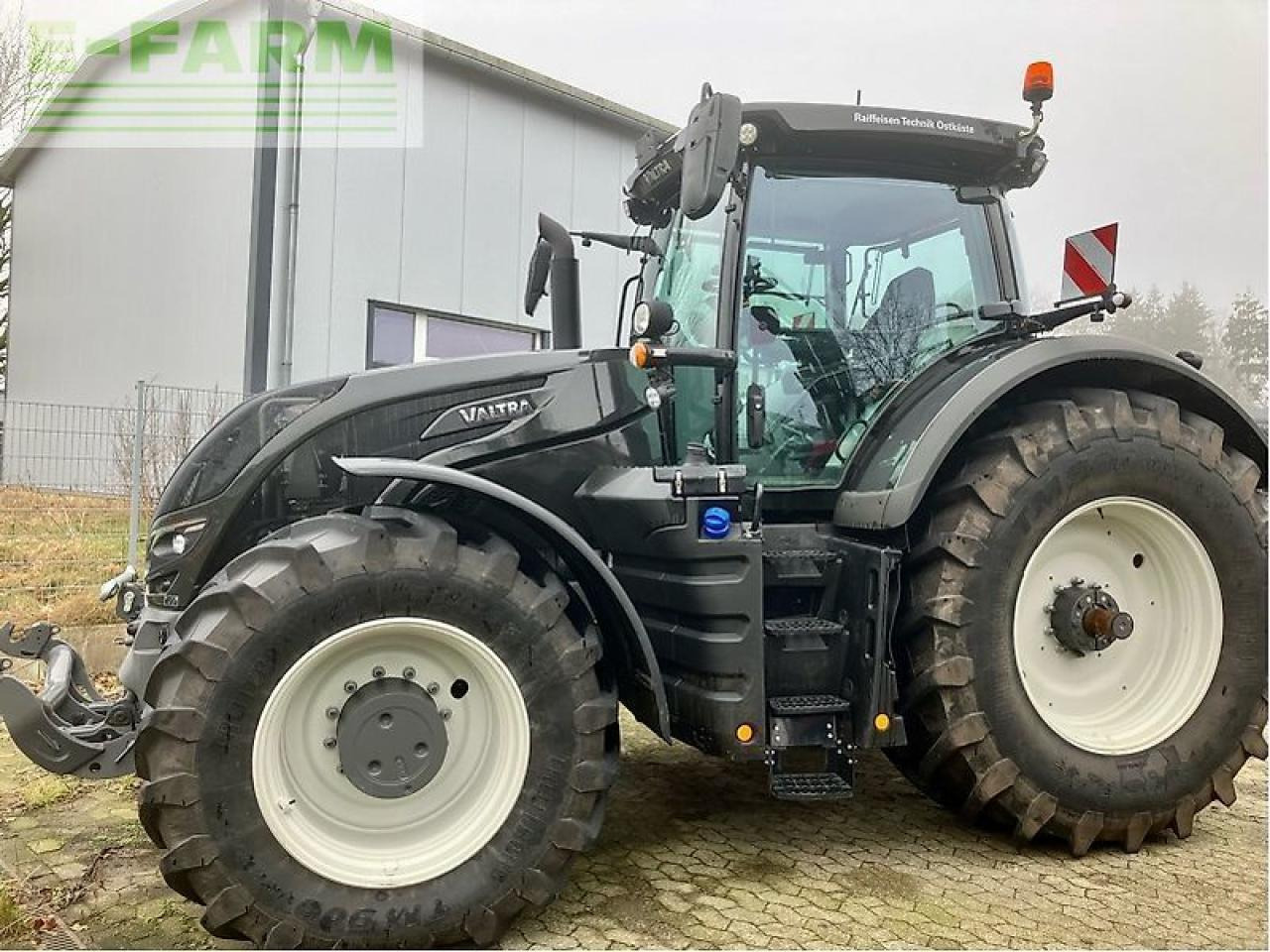 Valtra s324 smarttouch mr19 - Tracteur agricole: photos 2 Valtra s324 smarttouch mr19 - Tracteur agricole: photos 2