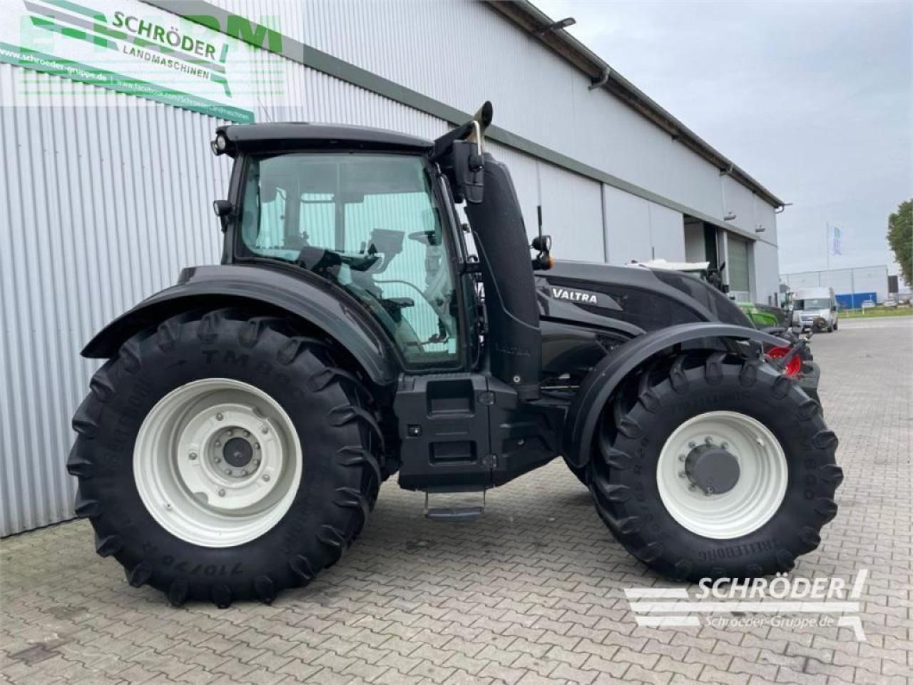 Valtra t 214 d smarttouch + rtk - Tracteur agricole: photos 2 Valtra t 214 d smarttouch + rtk - Tracteur agricole: photos 2